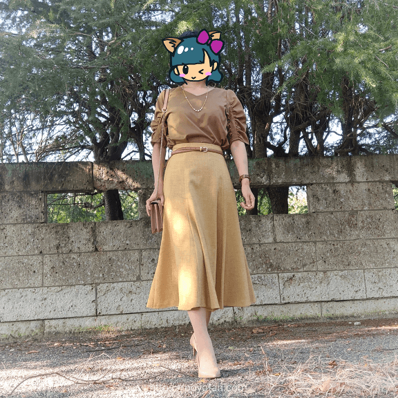 エディストクローゼットのブラウスとスカート