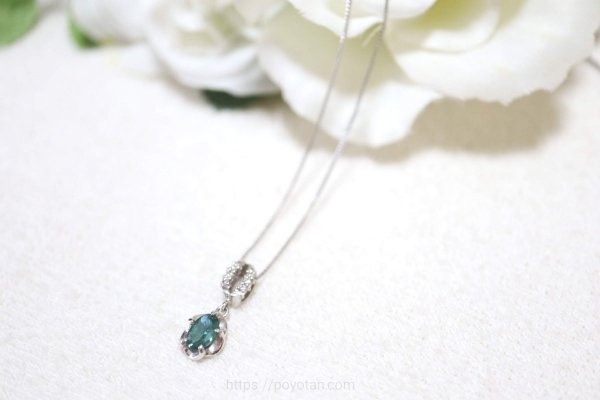 スパークルボックス(SparkleBox)：K18ホワイトゴールド アレキサンドライト・ ダイヤモンドペンダント (43cmスライド式チェーン)