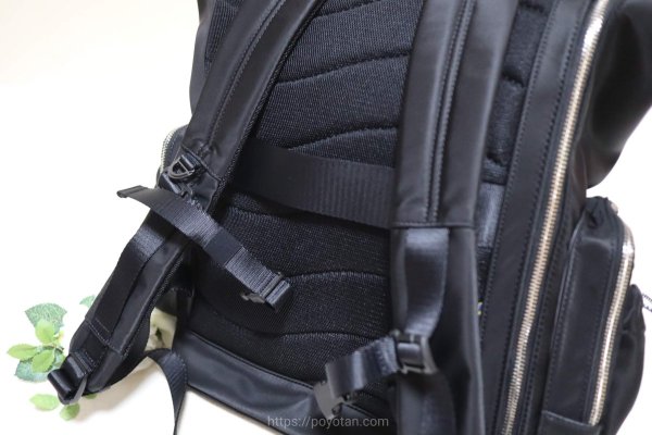 ガストンルーガ(GASTON LUGA)のRESENÄR（レセナール）