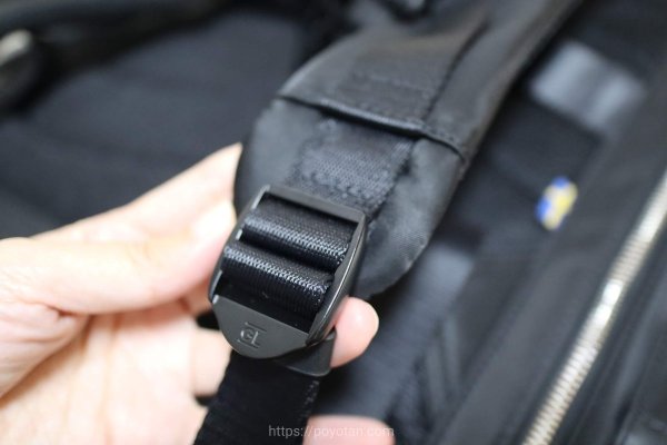 ガストンルーガ(GASTON LUGA)のRESENÄR（レセナール）