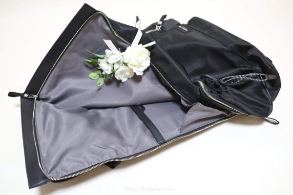 ガストンルーガ(GASTON LUGA)のRESENÄR（レセナール）