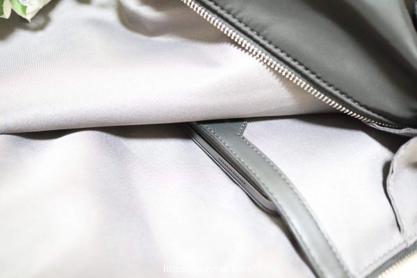 ガストンルーガ(GASTON LUGA)のRESENÄR（レセナール）