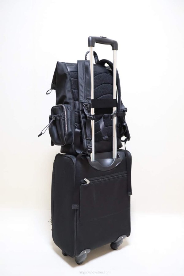 ガストンルーガ(GASTON LUGA)のRESENÄR（レセナール）